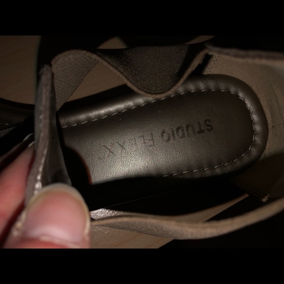 Sandals - Picture 2 of 3